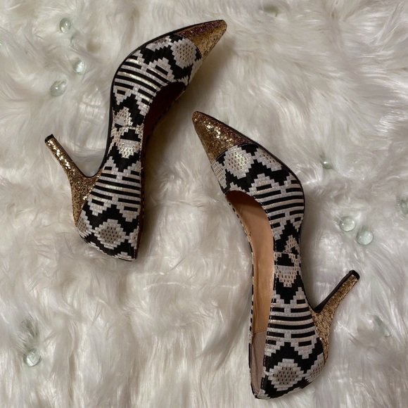 💎J. Renee black/off white pump w/gold toe & heel - Picture 1 of 8